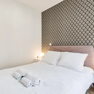 https://appartement-cosy-proche-arc-de-triomphe-4p.fr-paris.fr
